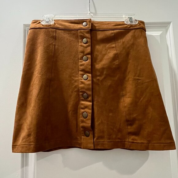 Forever 21 Los Angeles Tan Faux Suede Mini Skirt Button Front Women's Size Small - Picture 1 of 4